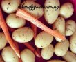 Pulpe de pui marinate în vin cu garnitură de cartofi noi și morcovi-2