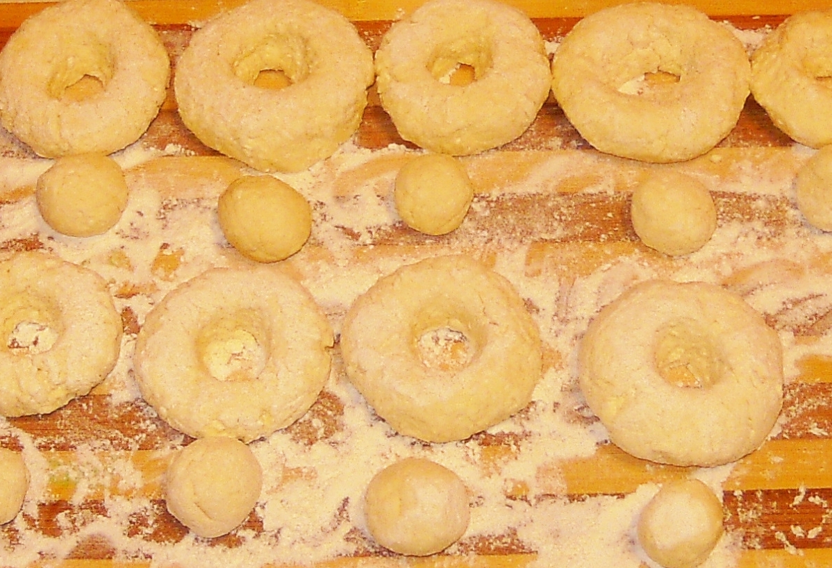 Reteta de preparare a papanasilor cu branza dulce-prajiti