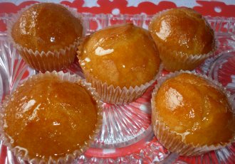 Briose cu peltea (jeleu) din flori de soc
