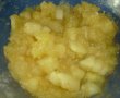Tarta delicioasa cu mere si stafide-9