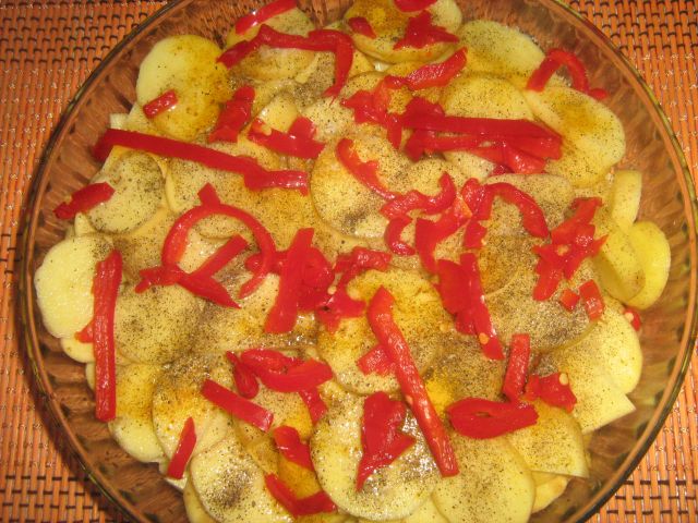 Garnitura de cartofi la cuptor