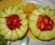 Salata de fructe in coaja de pepene-3