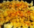 Cartofi aurii condimentati cu usturoi-2