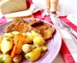 Prânzul de Duminică- Ceafă de porc cu cartofi noi şi ciuperci la cuptor-0