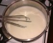 Tort cu crema de vanilie,cocos si zmeura-6
