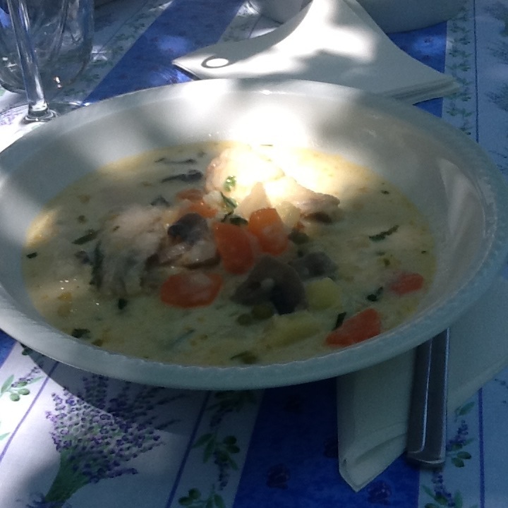 Supa ardeleneasca  de pui cu legume ( becsinalt leves)