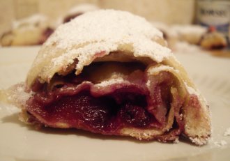 Strudel cu cirese