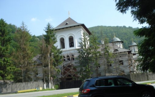Pelerinaj la manastirea Lainici, un loc binecuvantat de Dumnezeu