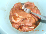 Muschi de porc cu sos de visine si cartofi taranesti la cuptor