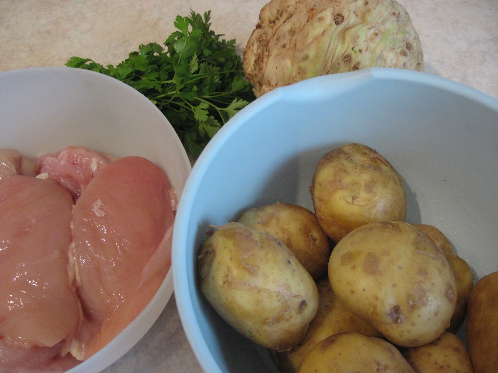 Salata de cartofi cu piept de pui si maioneza de telina