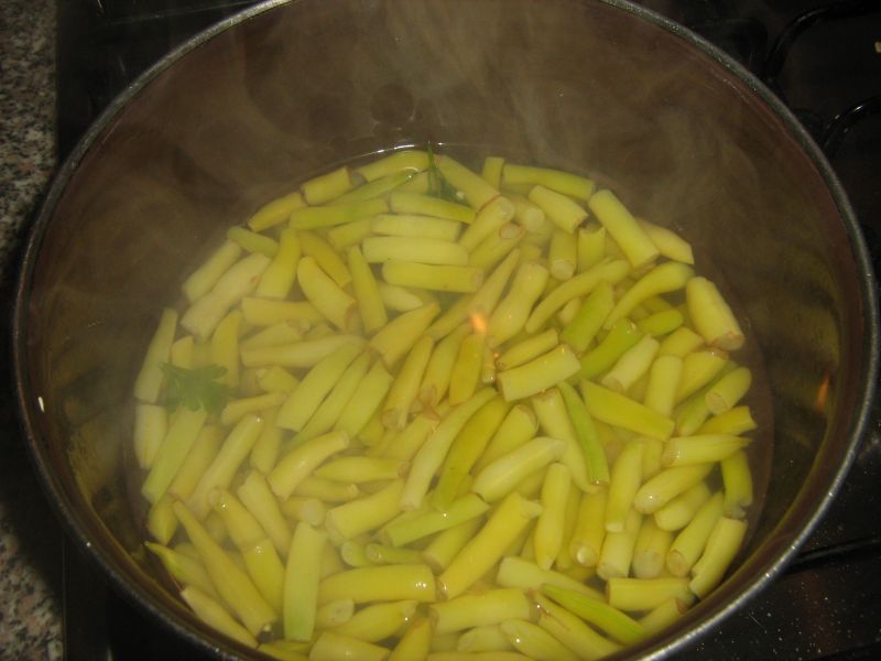 Gratar din piept de pui cu legume la tigaie