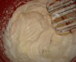 Tort cu blat de nuca si crema de zmeura-1
