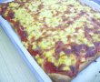 Pizza salami cu porumb-5