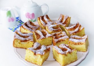 Pandispan cu pere si scortisoara