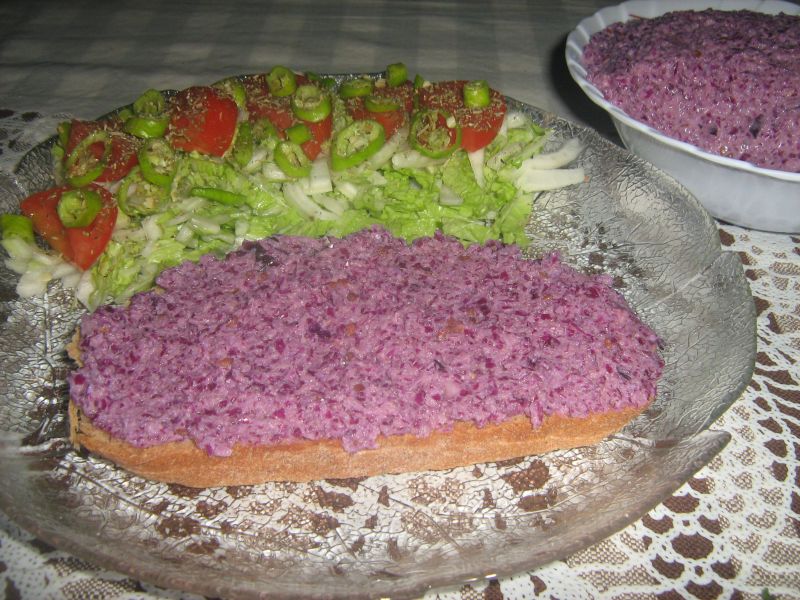 Salata de varza rosie cu maioneza