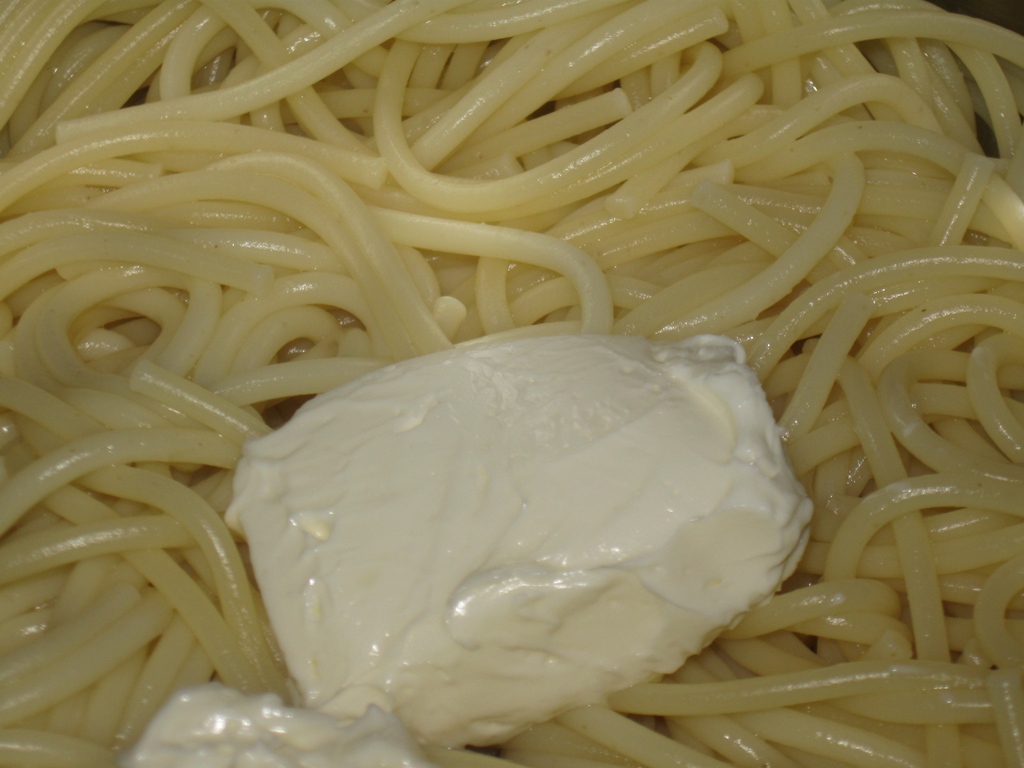 Spaghetti cu telemea
