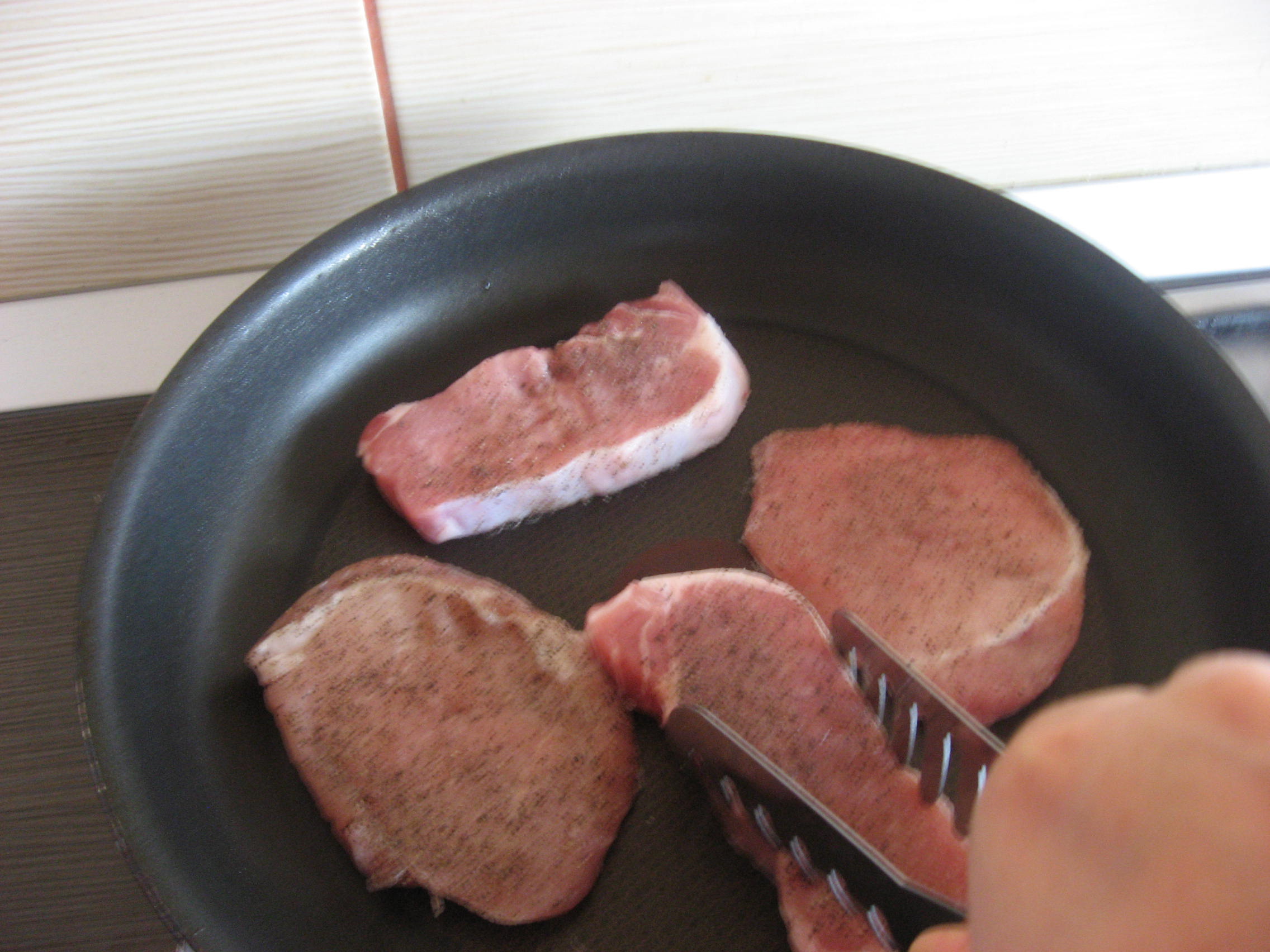 Sfecla rosie la cuptor cu carne de porc si sos de branza a la Jamie Oliver