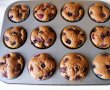 Muffins cu cacao si fructe de padure-4