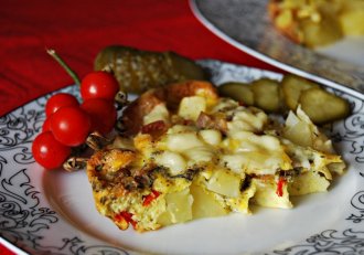 Omleta cu cartofi si afumatura, la cuptor
