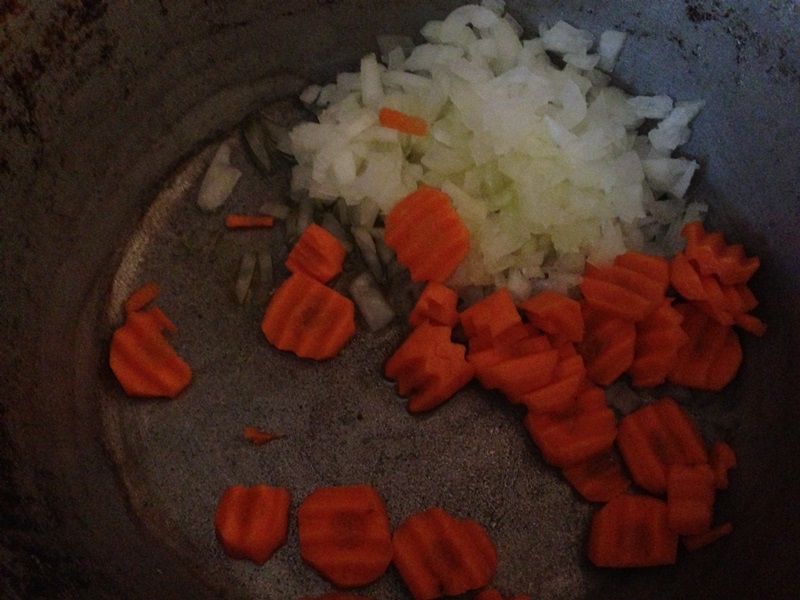 Tocanita de cartofi cu carnati afumati