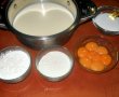 Prajitura cu crema de vanilie si sos de  zmeura-4