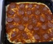 Pizza cu salam, ardei si masline-4