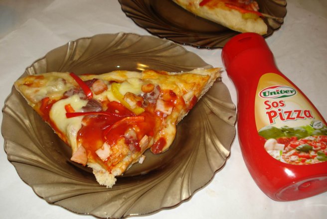 Pizza cu mozzarela