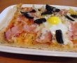 Pizza cu oua de prepelita-0