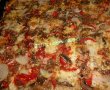 Pizza taraneasca cu susan si ardei iute caramelizat-0