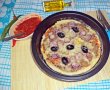 Pizza cu ton si ceapa rosie-3