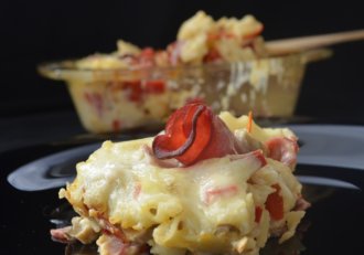 Paste cu ciuperci si pastrama de vita la cuptor