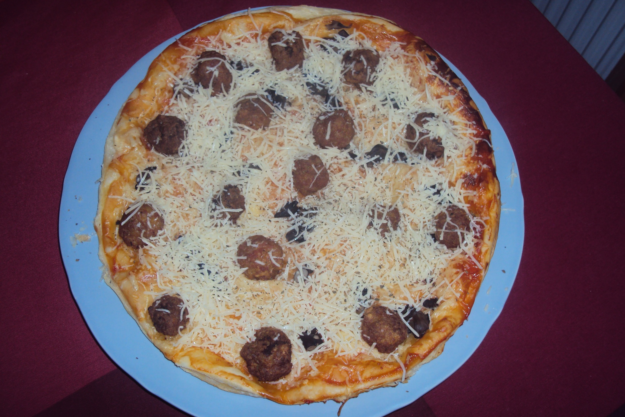 Pizza cu piftelute