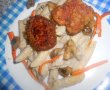 Muschi de porc in crusta de pesmet si paste cu sos de ciuperci-4