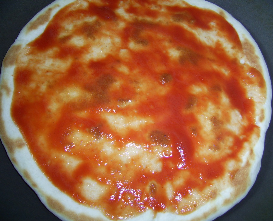 Pizza cu somon afumat la tigaie