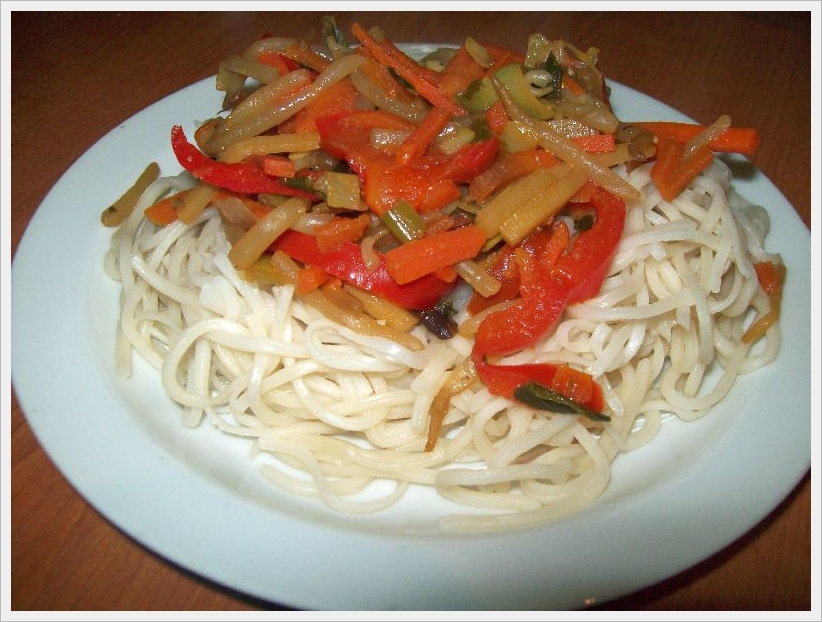 Chow Mein Noodles cu legume chinezesti