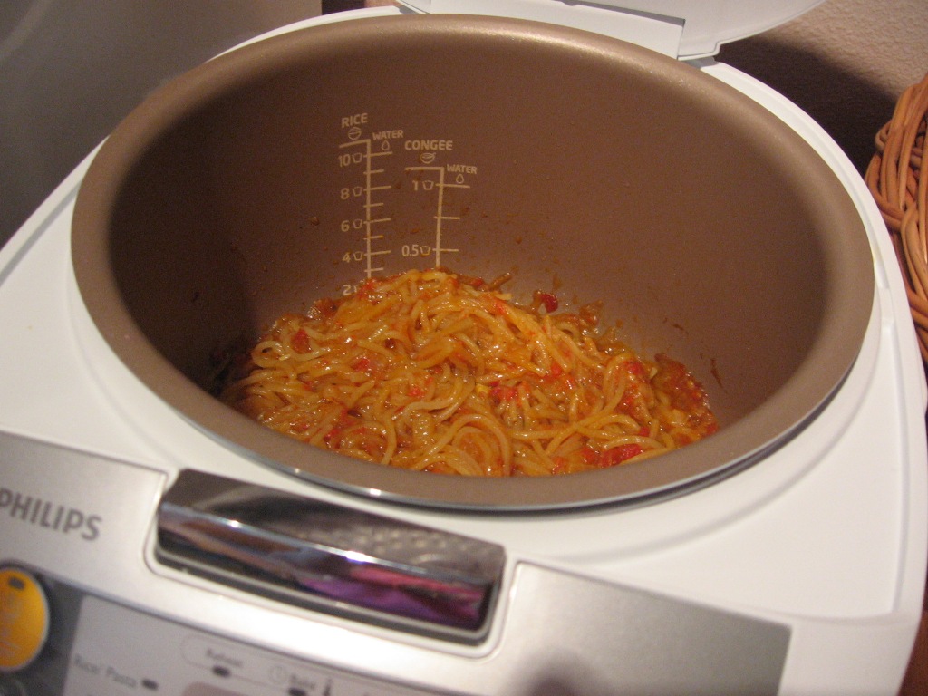 Spaghete cu zacusca si ton, la multicooker