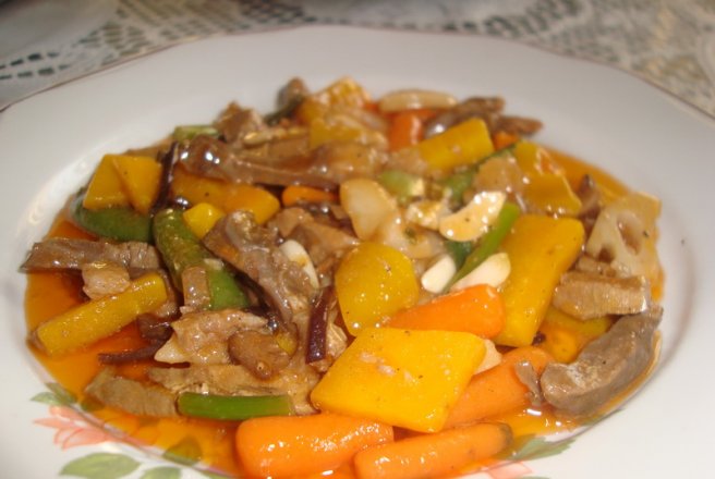 Ceafa de porc cu legume chinezesti