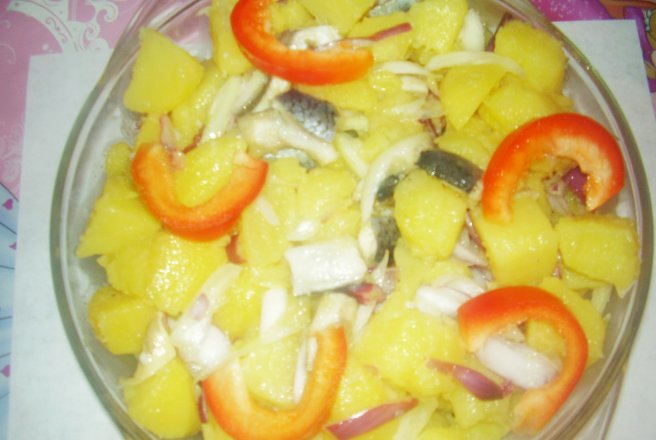 Salata orientala cu macrou marinat