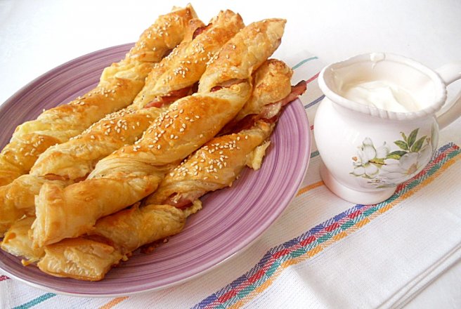 Foietaj cu bacon şi caşcaval