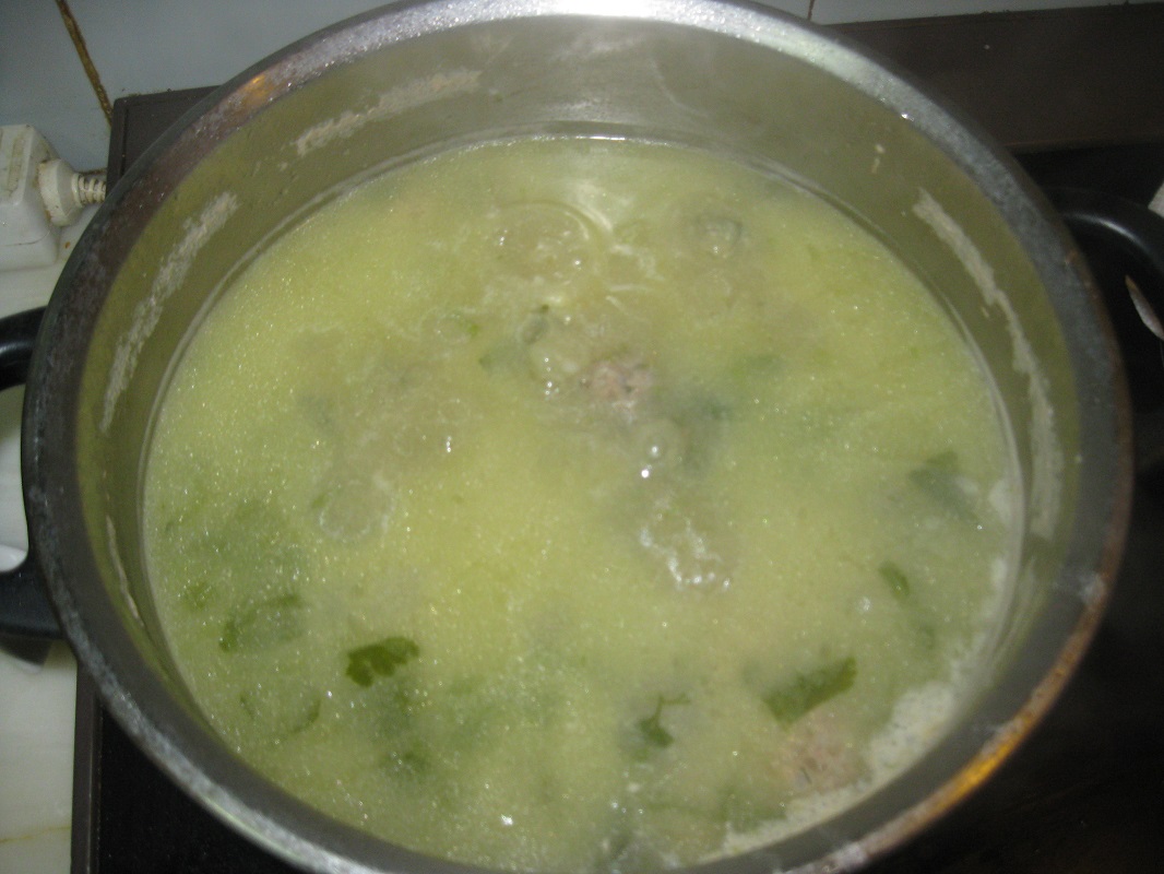Supa de perisoare (giouvarlakia)