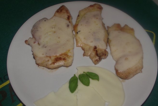Piept de pui cu cascaval