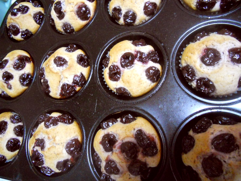 Muffins cu vişine (reţetă de post)