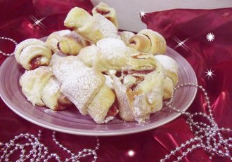 Cornuleţe din aluat foietaj cu şampanie