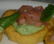 Tartine rustice cu avocado, spanac si somon afumat-3
