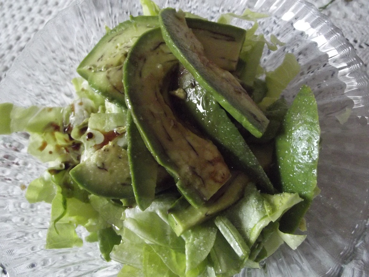 Salata verde cu avocado