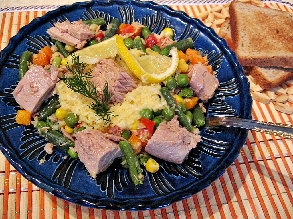 Salata de ton cu amestec mexican de legume si maioneza de telina