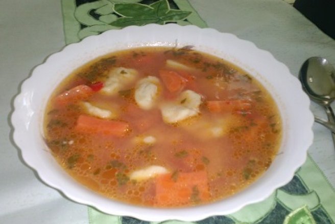 Supa de pui cu galuste din gris