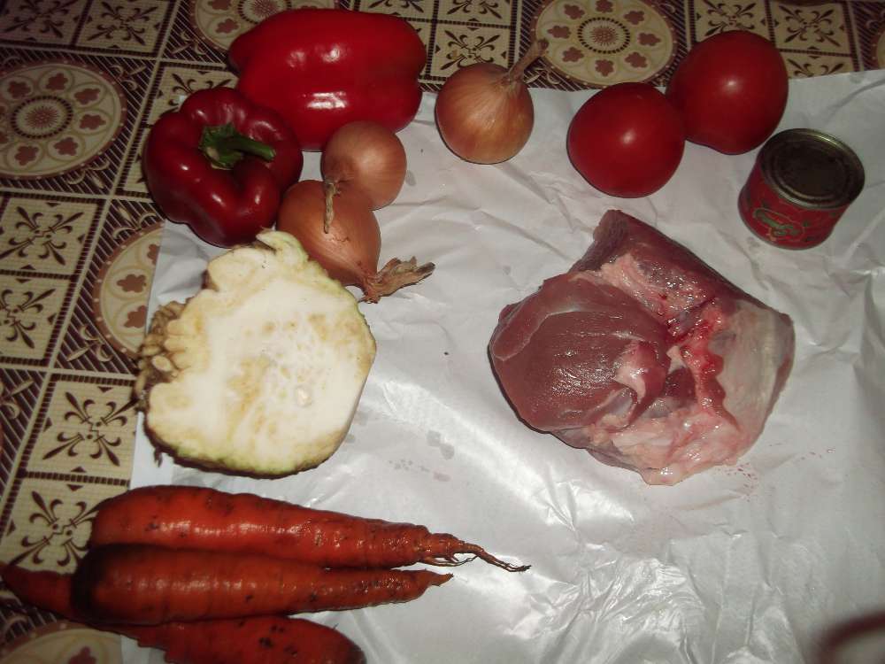Carne de porc in sos de legume