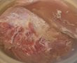 Friptura din muschi de porc marinat, cu mujdei de usturoi si rosii-0