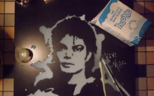 Portrete senzationale, Michael Jackson din lapte ...